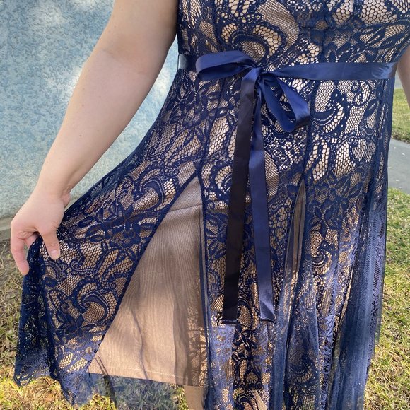 NWOT Beautiful Blue Lace Midi Dress - Picture 6 of 9